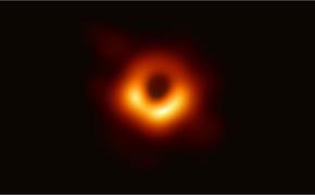 Ученые сделали первый снимок Черной дыры