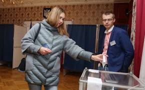 Украинцы в Балтии голосуют за Зеленского