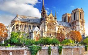 Нотр-Дам построят из титана и стекла