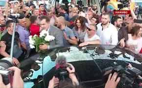 Саакашвили чуть не раздавили в киевском аэропорту