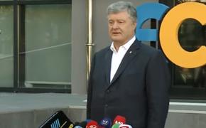 Порошенко высмеяли за пафосный опус в адрес освобожденных моряков