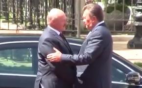 Лукашенко рассказал о кулуарных разговорах с Януковичем