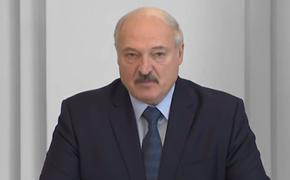 Лукашенко поругал чиновников, чтобы они не пугали людей цифровизацией