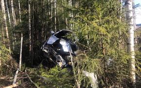 В Кировской области погибли 18-летний водитель и его пассажир