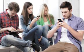 Проблемы молодёжи в США и России объединяют Интернет и айфоны